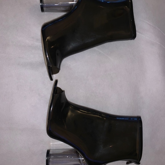 🎈🎊🔥HOST PICK🎉🚨🎈Pre Loved clear plastic ankle boots clear heel🔥 - Picture 8 of 16